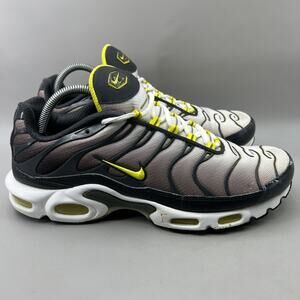 Nike Air Max Plus Bumble Bee Sneakers Men Size 11 Black Gray Running Low Shoes